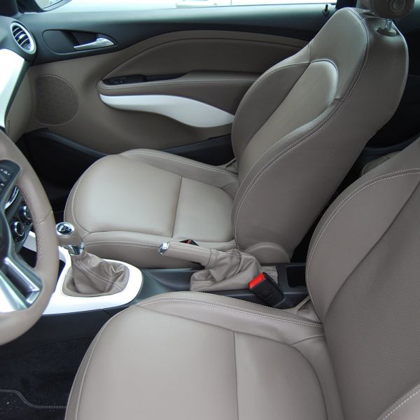 Series launch of split leather for seats, door linings, add-on components | For the first time, our split leather is not only used as steering wheel leather, but also for seats supplied to major automobile manufacturers. Series launch of split leather for seats, door linings, add-on components | For the first time, our split leather is not only used as steering wheel leather, but also for seats supplied to major automobile manufacturers.